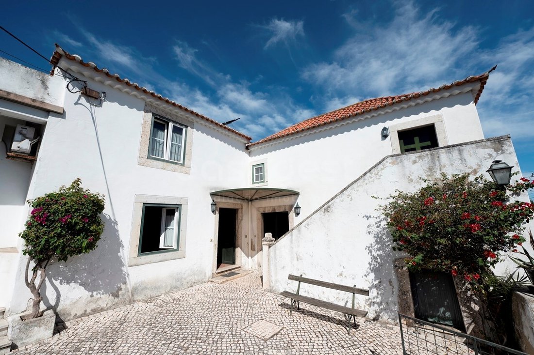 House in Santo António dos Cavaleiros, Lisbon, Portugal 1 - 18954936