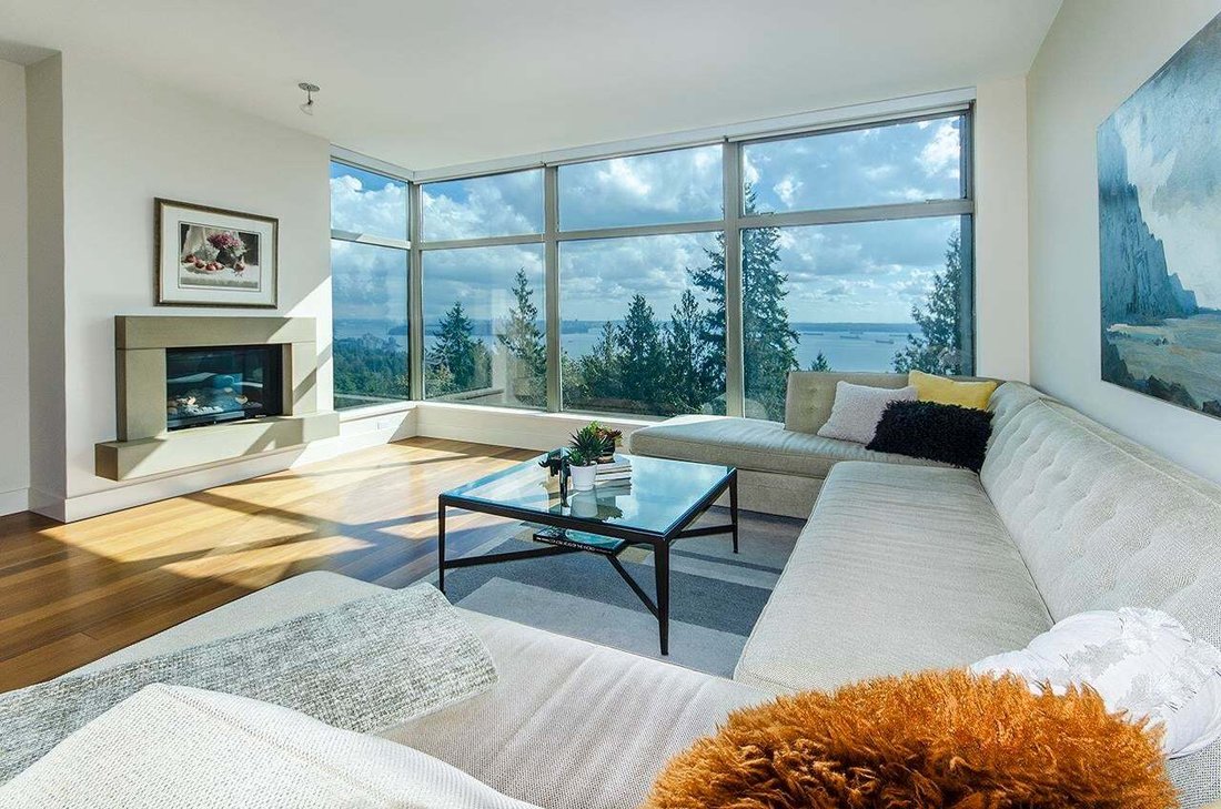 Condo in West Vancouver, British Columbia, Canada 1 - 18974587