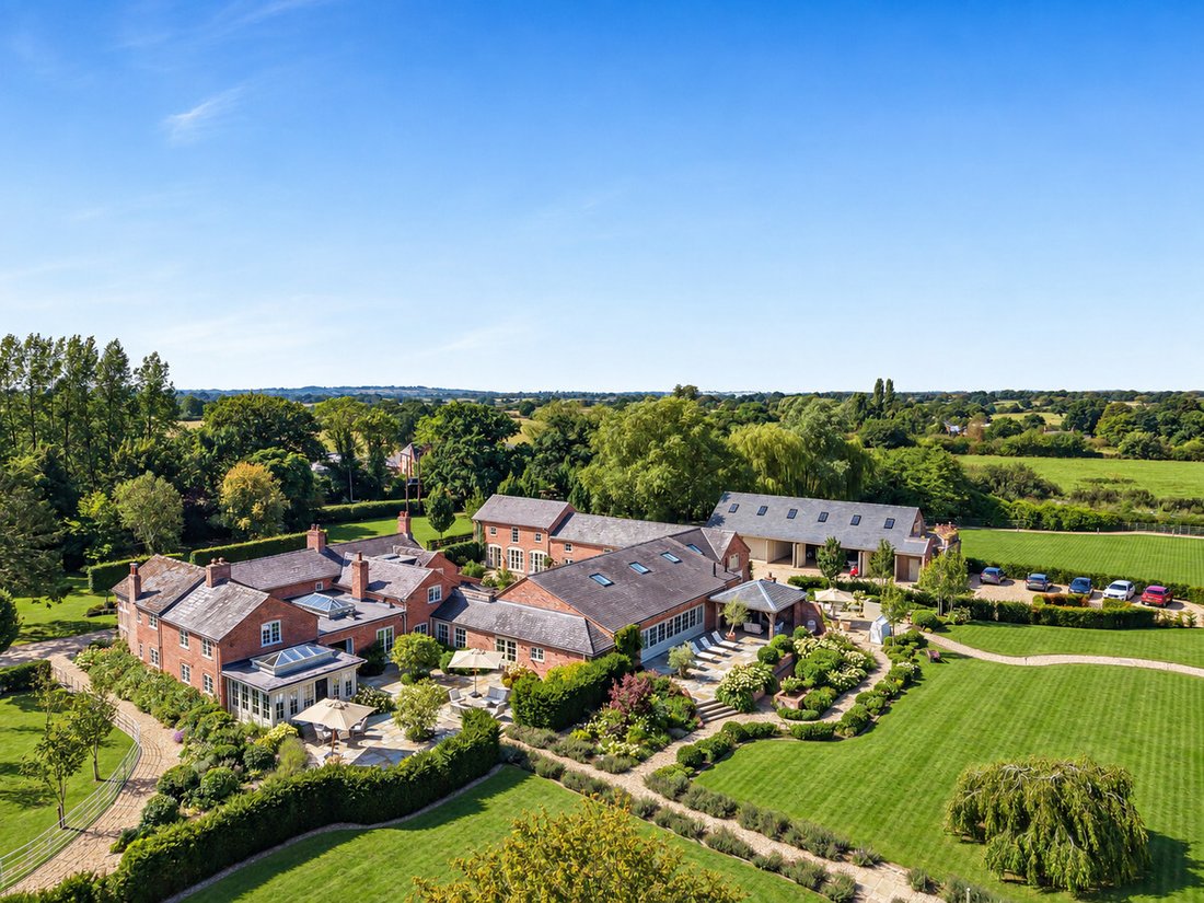 Country House in Cheshire East, England 3 - 18974269