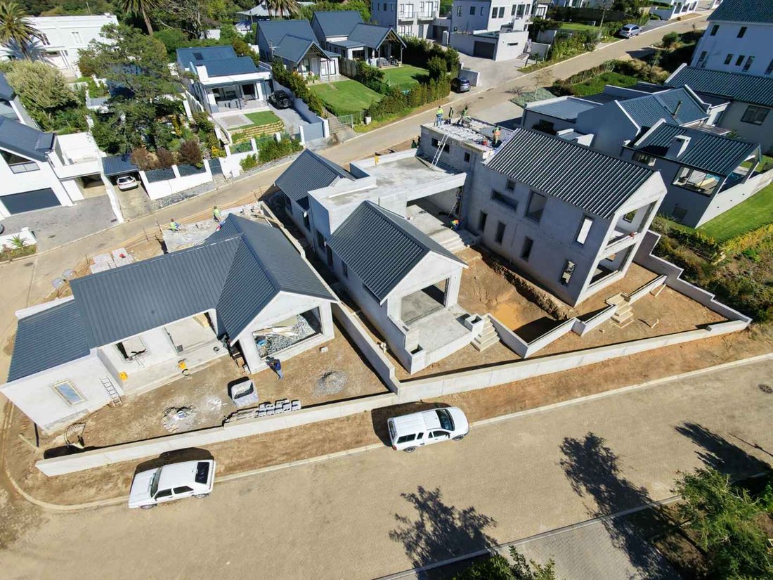 House in Hout Bay, South Peninsula, Cape Town 2 - 18965052