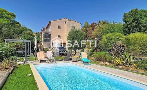 House in Exterieurs, Frejus, France 1