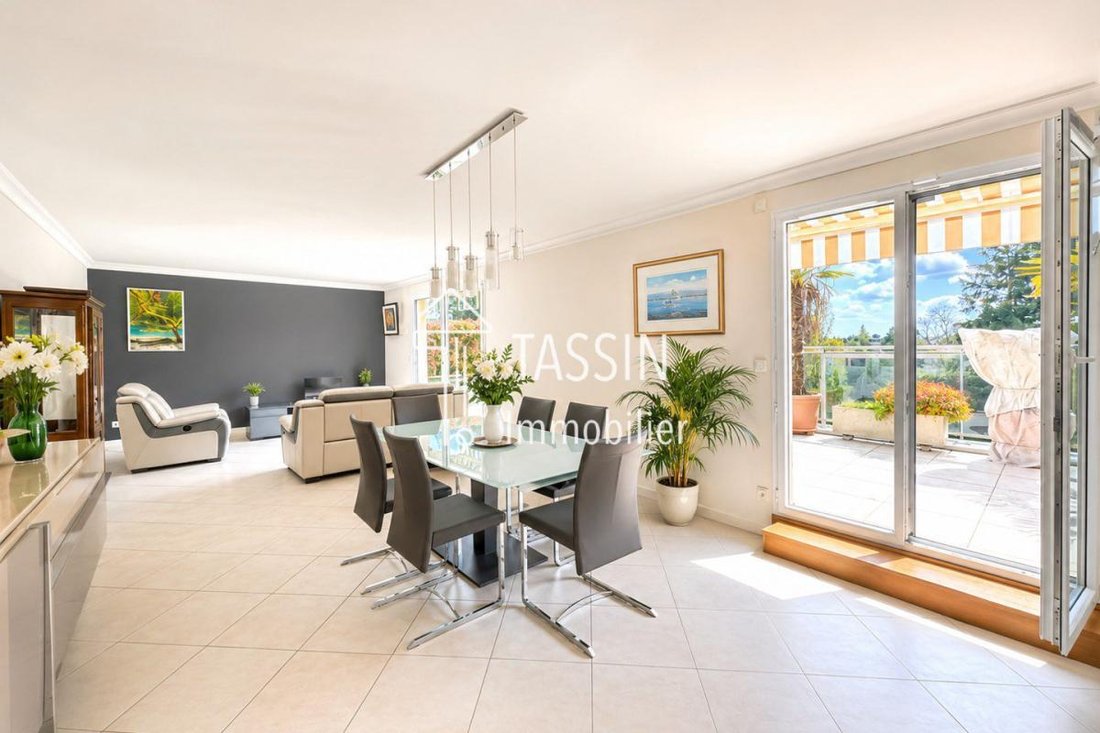 Apartment in Tassin le Bourg, Tassin-la-Demi-Lune, France 3 - 18971079