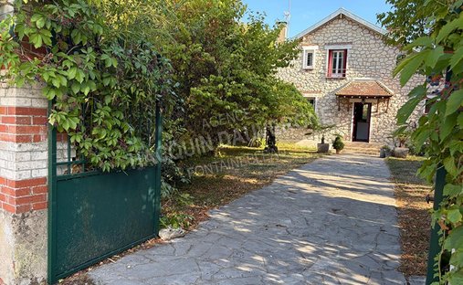 House in Moret-Loing-et-Orvanne, Ile-de-France, France 1