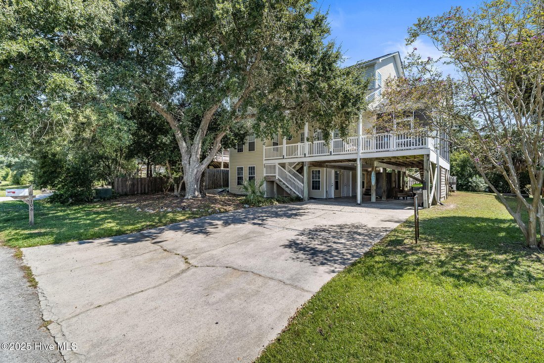 House in Oak Island, North Carolina, United States 3 - 18965415