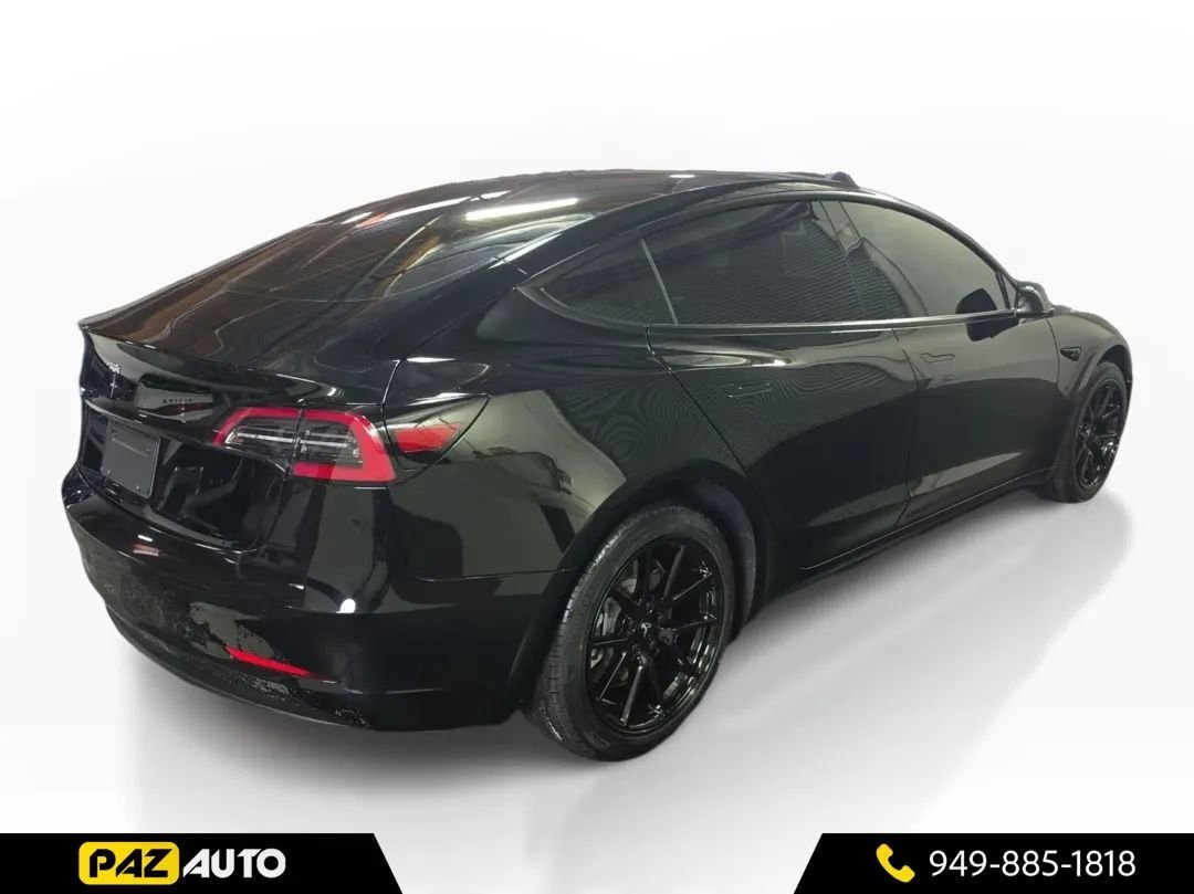 Sedan in Laguna Hills, CA, United States 5 - 18980814