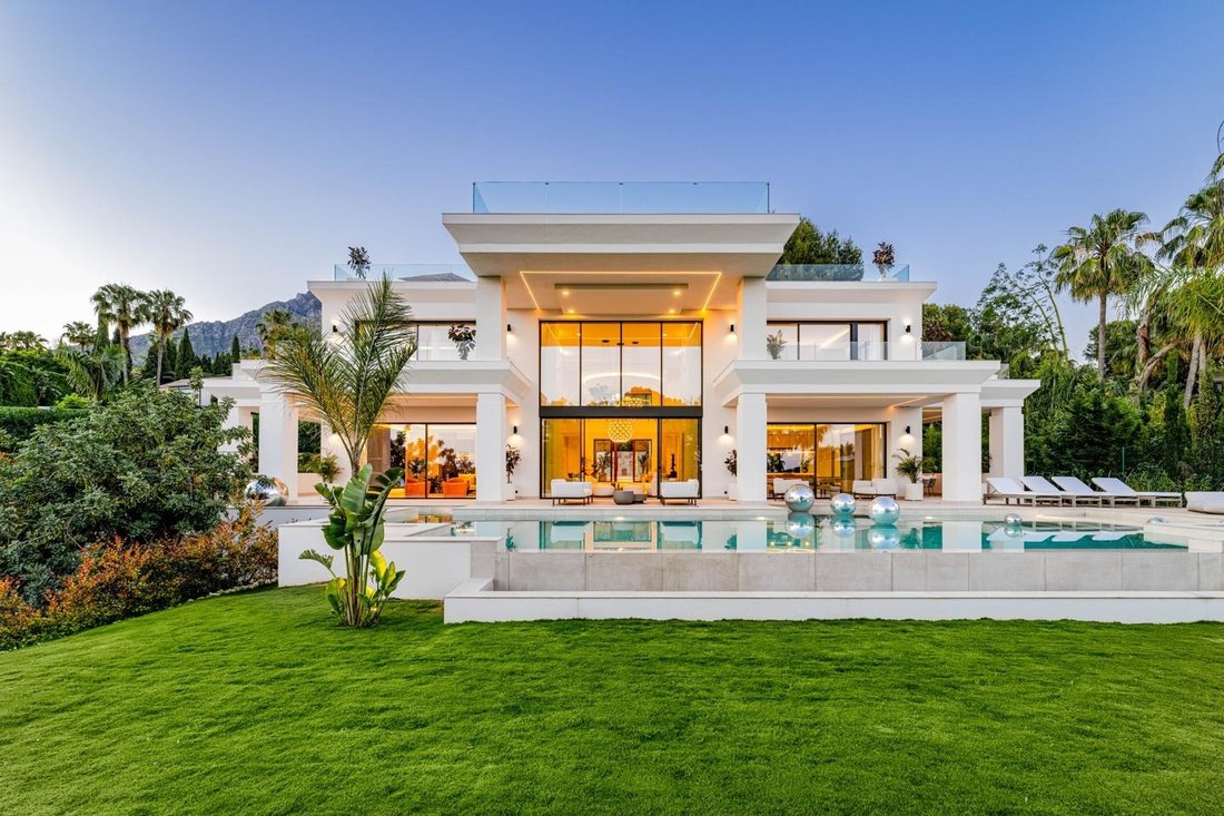 Villa in Sierra Blanca, Marbella, Spain 1 - 18969164