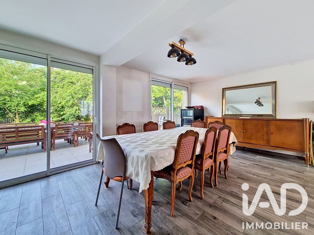 House in Creteil, Ile-de-France, France 4 - 18975472