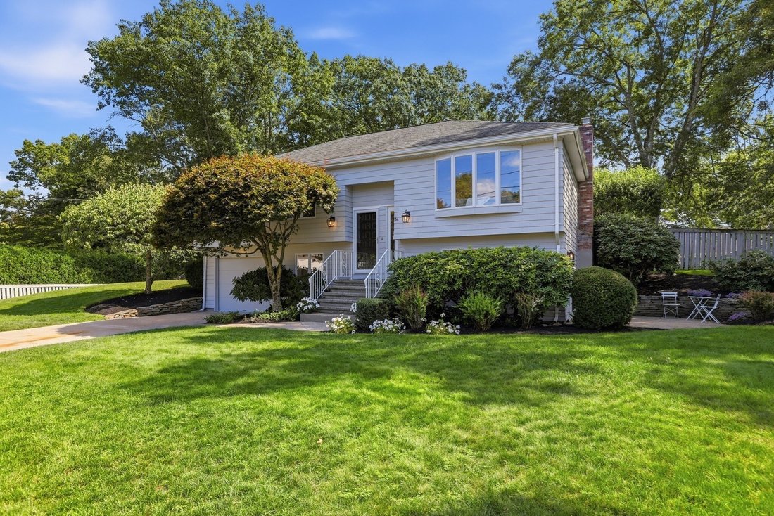 House in Burlington, Massachusetts, United States 1 - 18973199