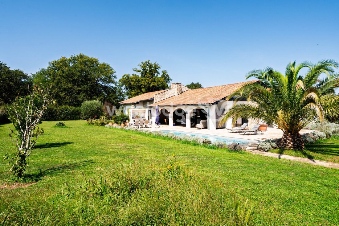 Villa in Mendi-Choko-Karrikatxar-Olhette, Urrugne, France 1 - 18978695