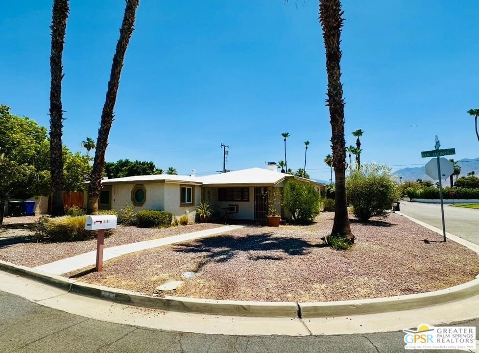 Palm Springs, California, United States 2 - 18968619