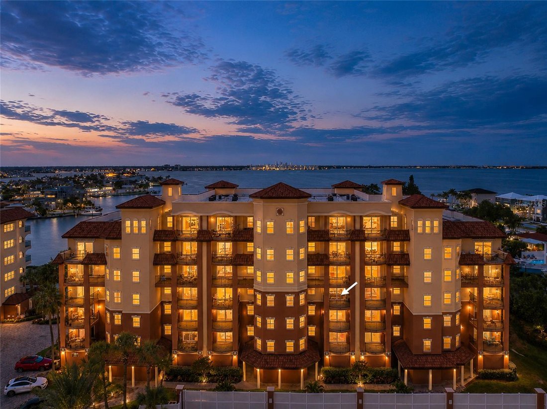 Condo in St. Pete Beach, Florida, United States 1 - 18976344