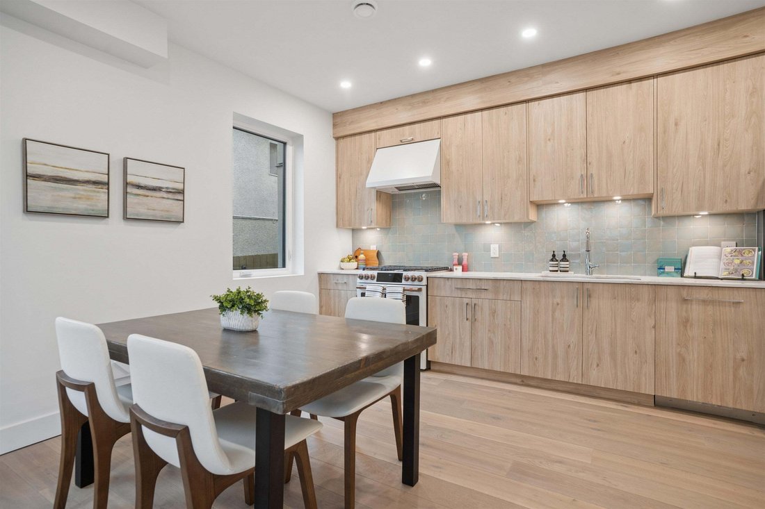 Condo in Vancouver, British Columbia, Canada 2 - 18946850