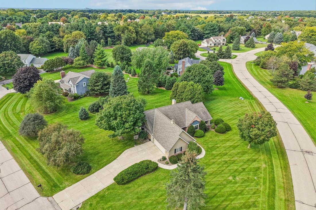 House in Delafield, Wisconsin, United States 4 - 18969512