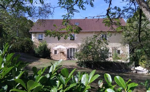House in Saint-Cybranet, Nouvelle-Aquitaine, France 1