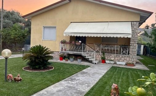 Townhouse in Castagnola, Massa, Tuscany 1
