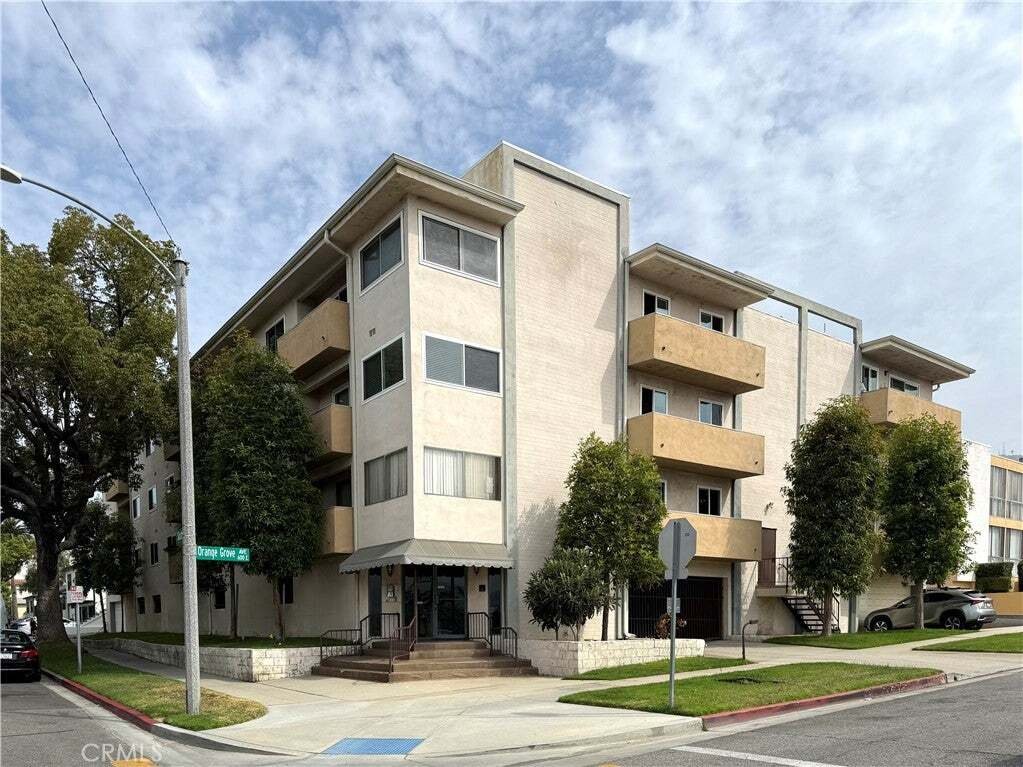 Condo in Burbank, California, United States 1 - 18185367