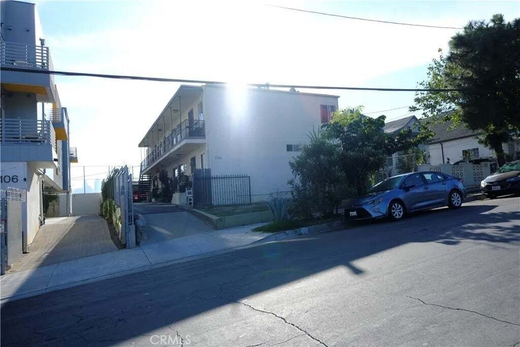 Los Angeles, California, United States 2 - 18979057