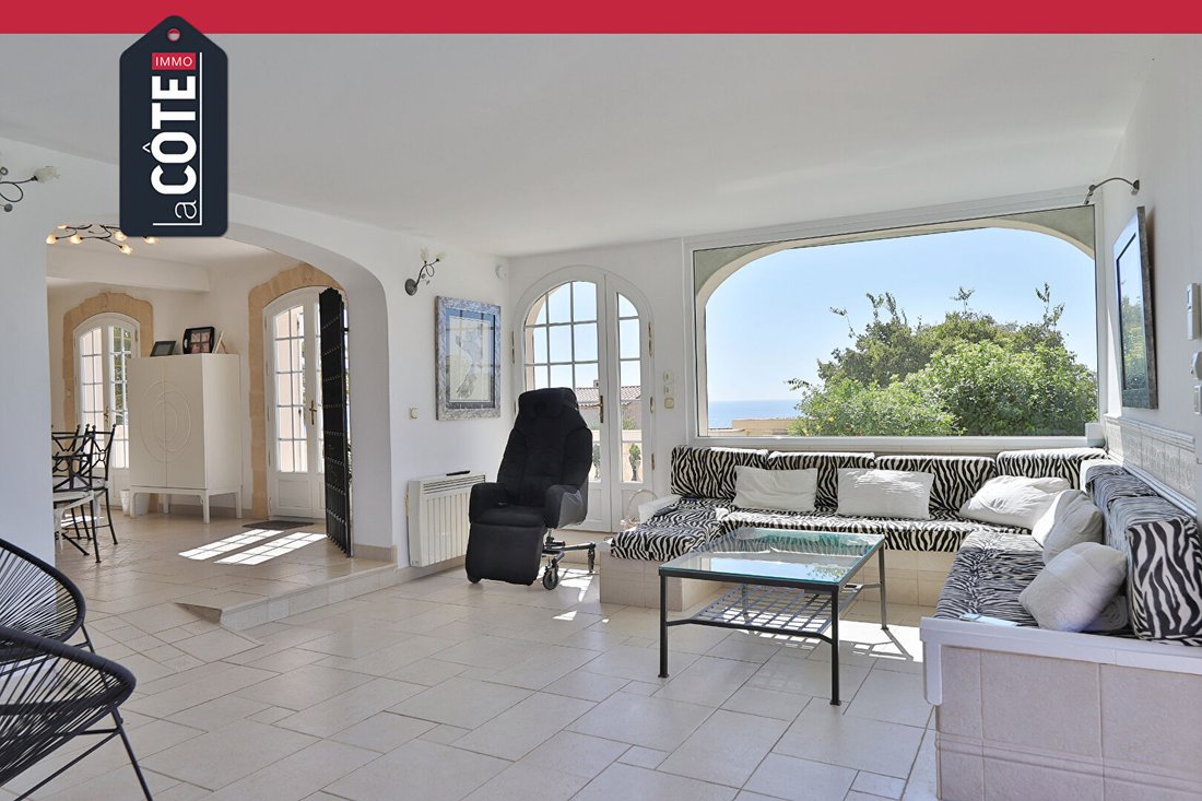 Villa in Le Village-L'Esperon, Sausset-les-Pins, France 2 - 18978295