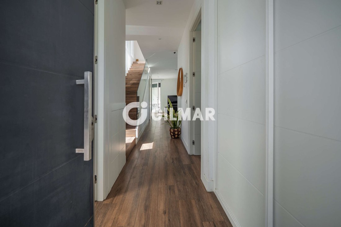 Villa in Somosaguas, Pozuelo de Alarcon, Comunidad de Madrid 3 - 18976049