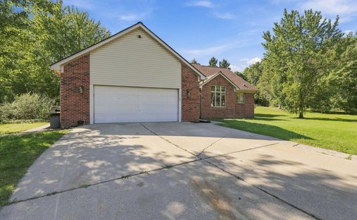 House in Almont, Michigan, United States 1