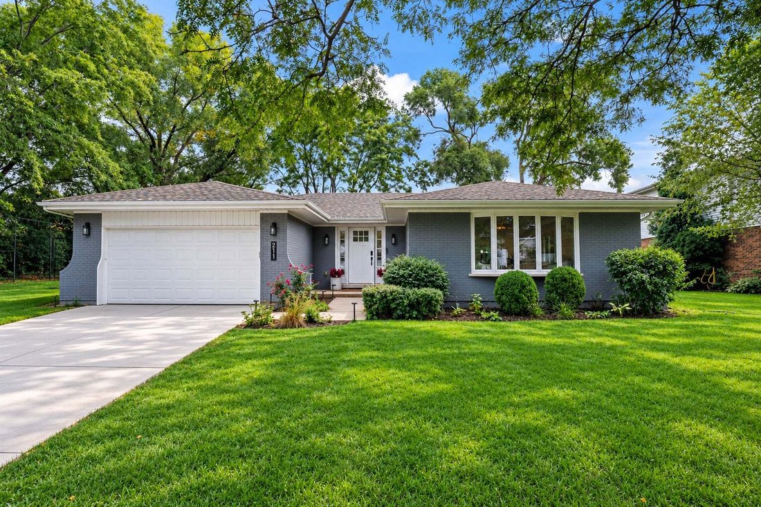 House in Arlington Heights, Illinois, United States 1 - 18970269