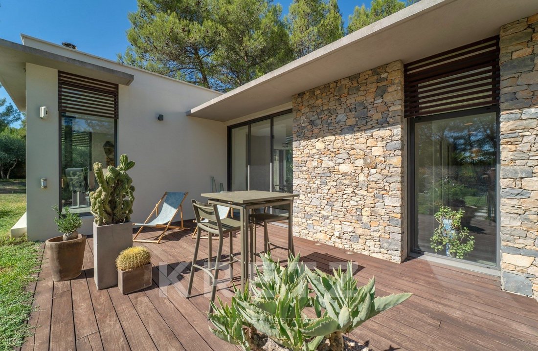 Villa in Camplanier, Nimes, France 2 - 18972079