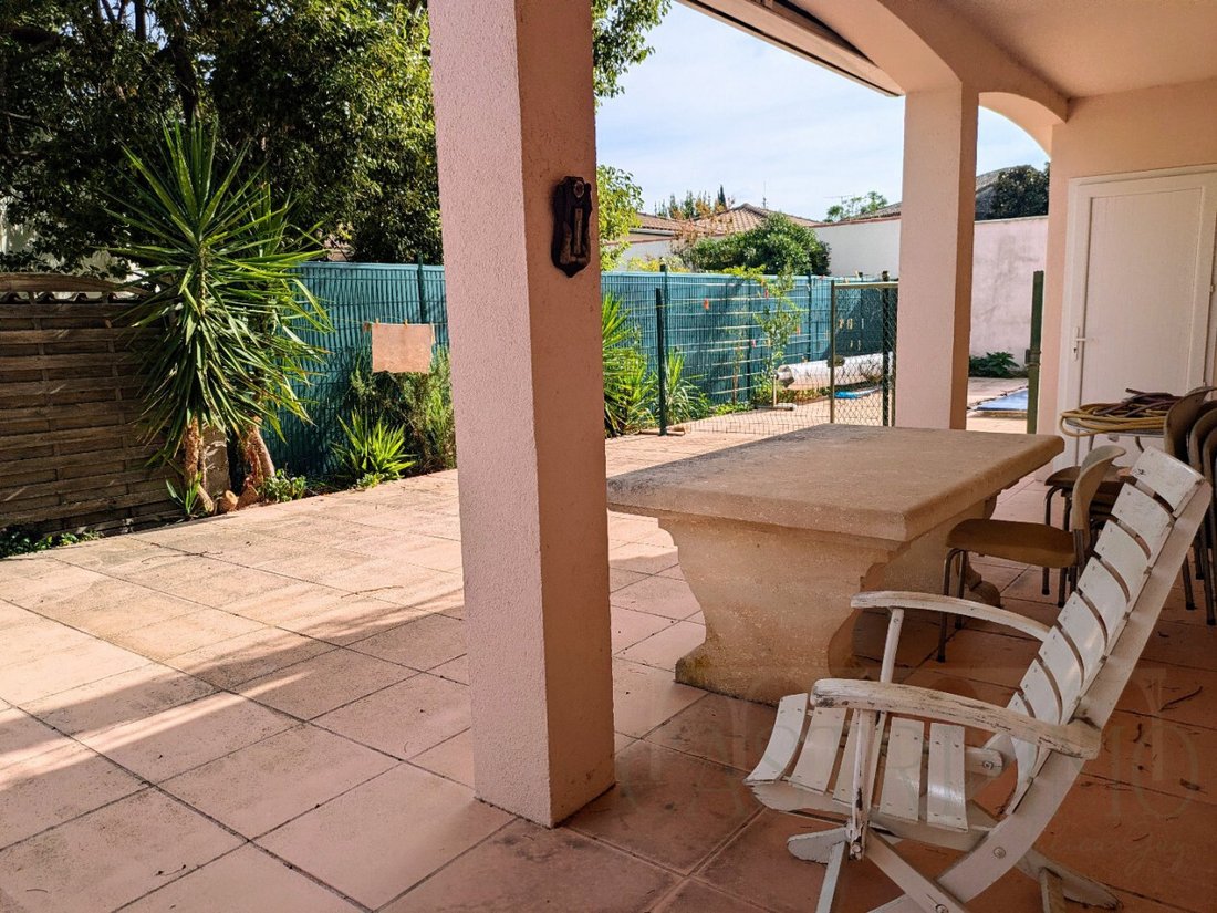 Villa in Centre Ville, Castries, Frankreich 3 - 18752842
