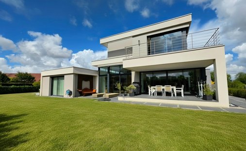 House in Merignies, Hauts-de-France, France 1
