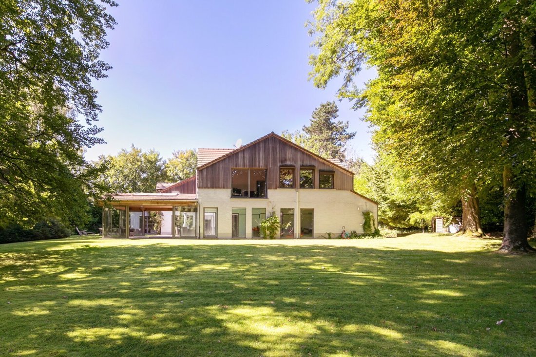 Villa in Sint-Genesius-Rode, Flanders, Belgium 2 - 18975280