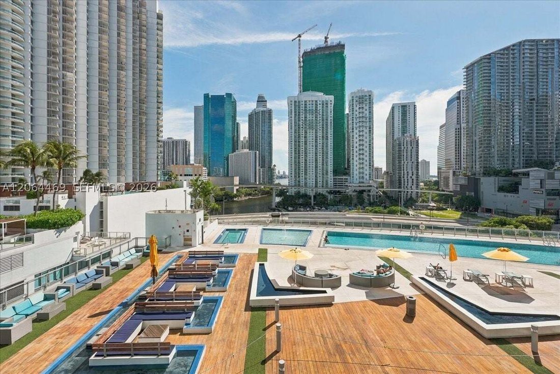 Condo in Miami, Florida, United States 1 - 18576880