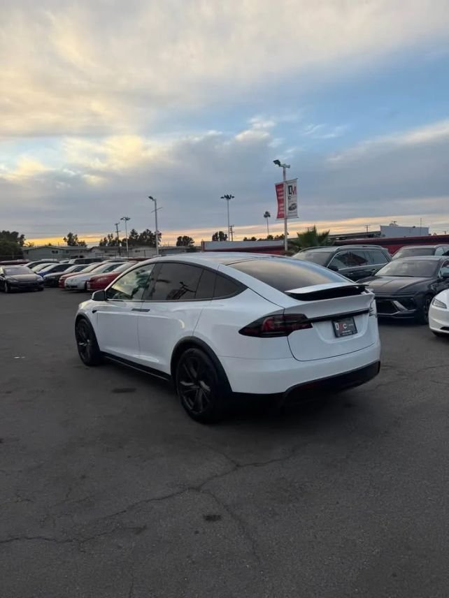 Suv in Costa Mesa, CA, United States 4 - 18981748