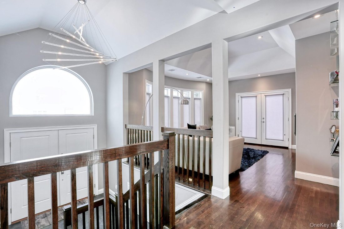 House in Airmont, New York, United States 5 - 18968683