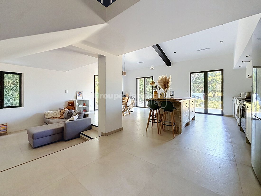 Villa in Velleron, Provence-Alpes-Côte d'Azur, France 3 - 18979835