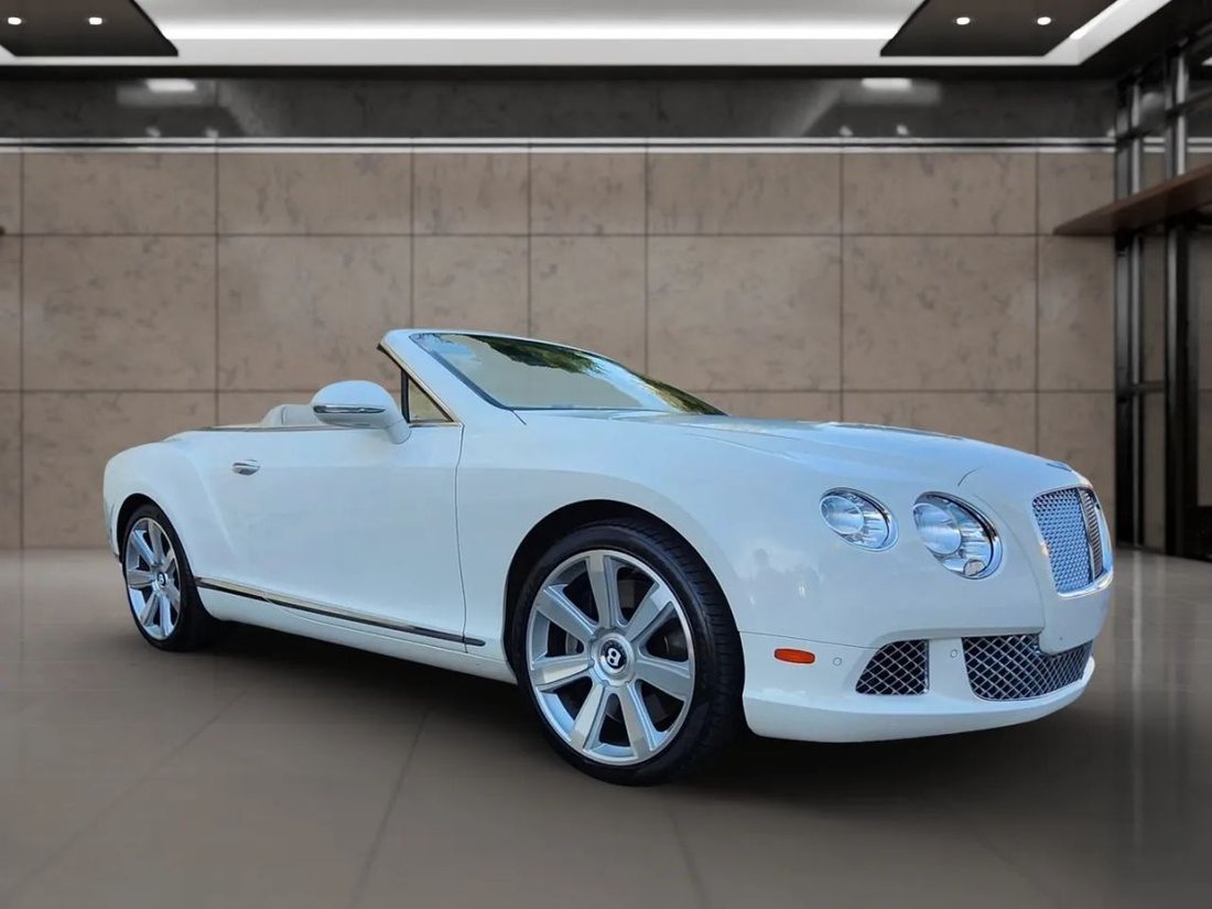 Cabriolet in Fullerton, CA, United States 4 - 18975224