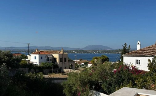 Townhouse in Spetses, Attica, Greece 1