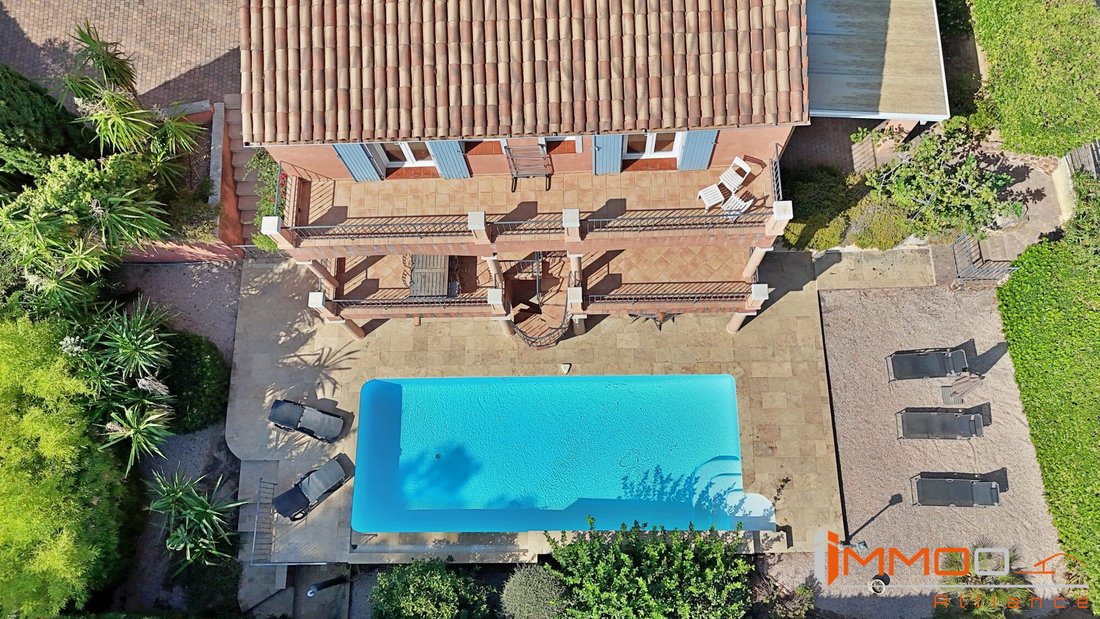 Villa in Théoule-sur-Mer, Provence-Alpes-Côte d'Azur, France 2 - 18973035