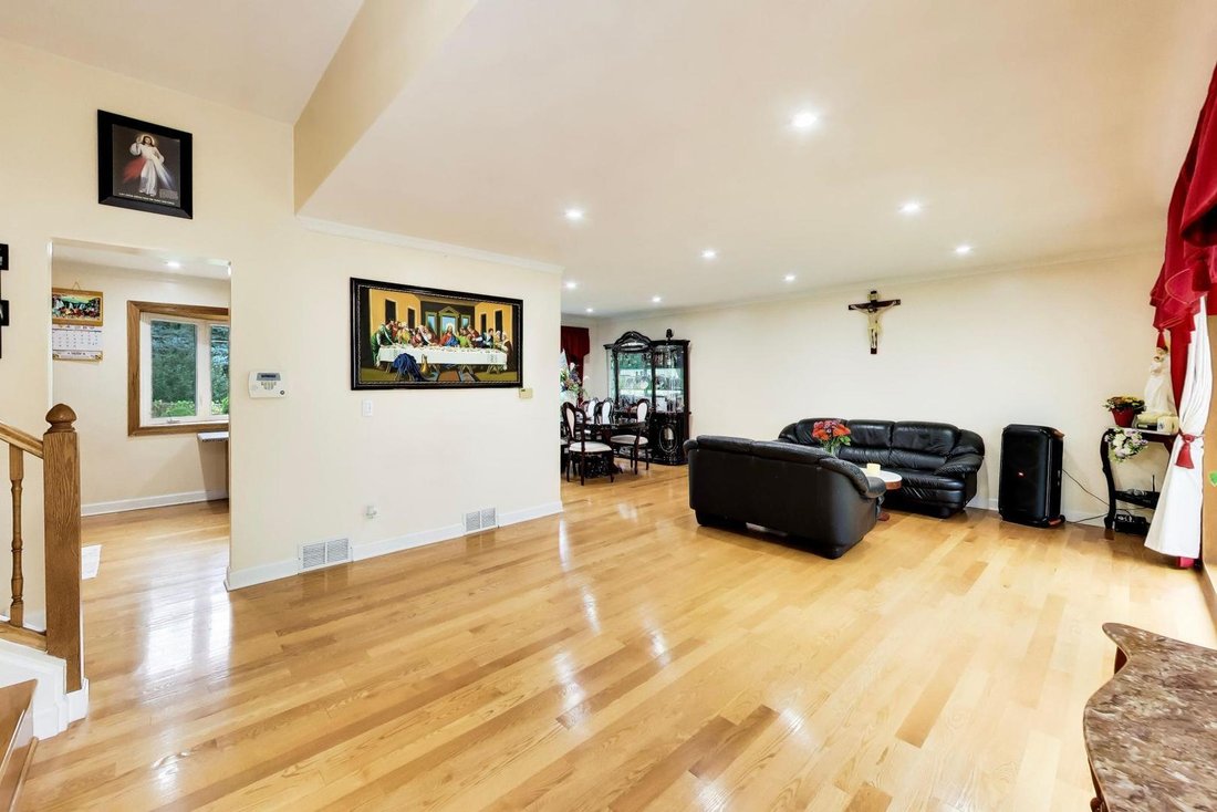 House in Mount Prospect, Illinois, United States 5 - 18975019