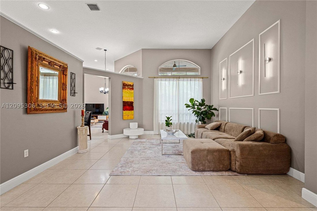 House in Pembroke Pines, Florida, United States 4 - 18965448