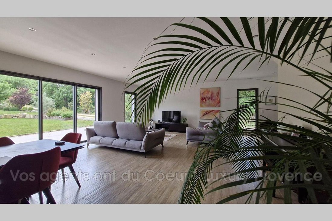 Villa in Rousset, Provence-Alpes-Côte d'Azur, France 4 - 18976757