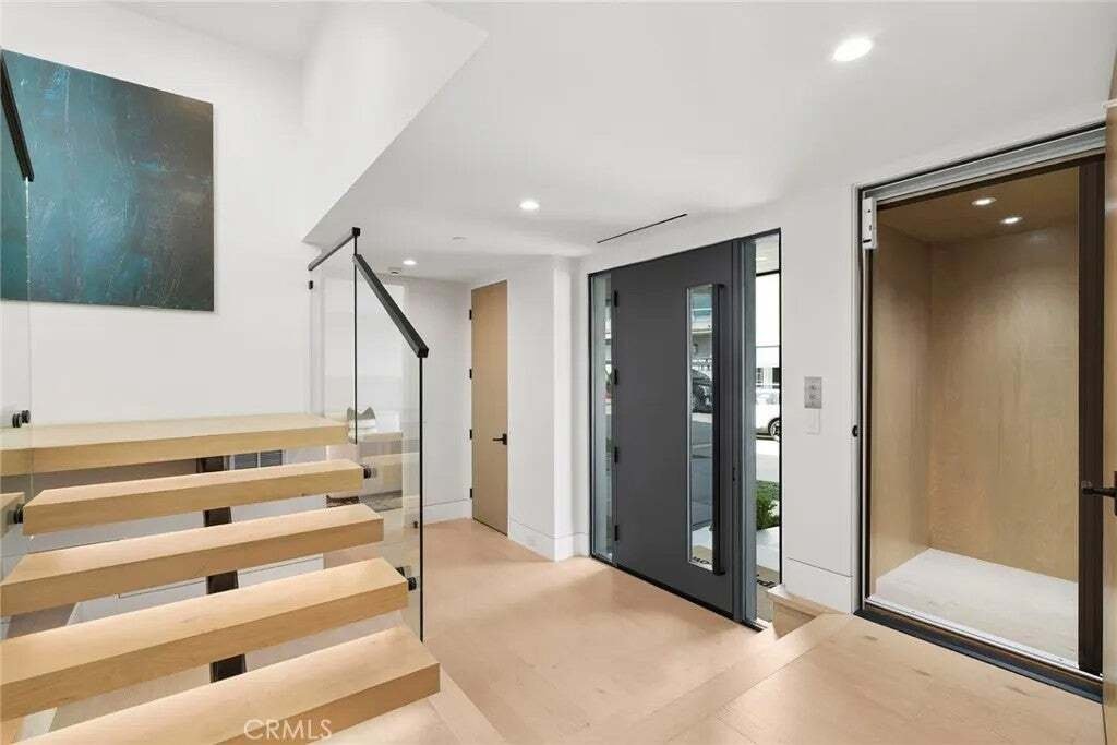 Condo in Newport Beach, California, United States 5 - 18973547