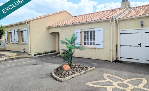 House in La Grand Noé, Vertou, France 1