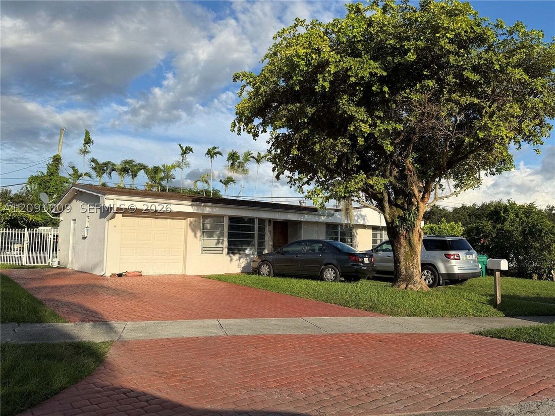 House in Miami, Florida, United States 1 - 18969812