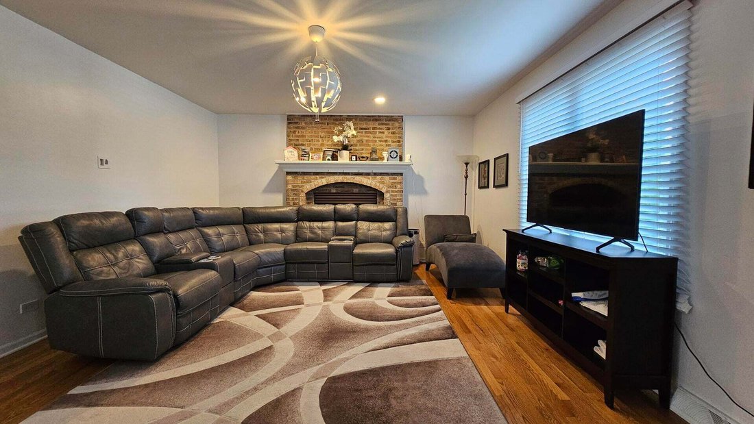 House in Aurora, Illinois, United States 3 - 18977491