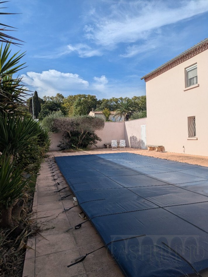 Villa in Centre Ville, Castries, Frankreich 2 - 18752842