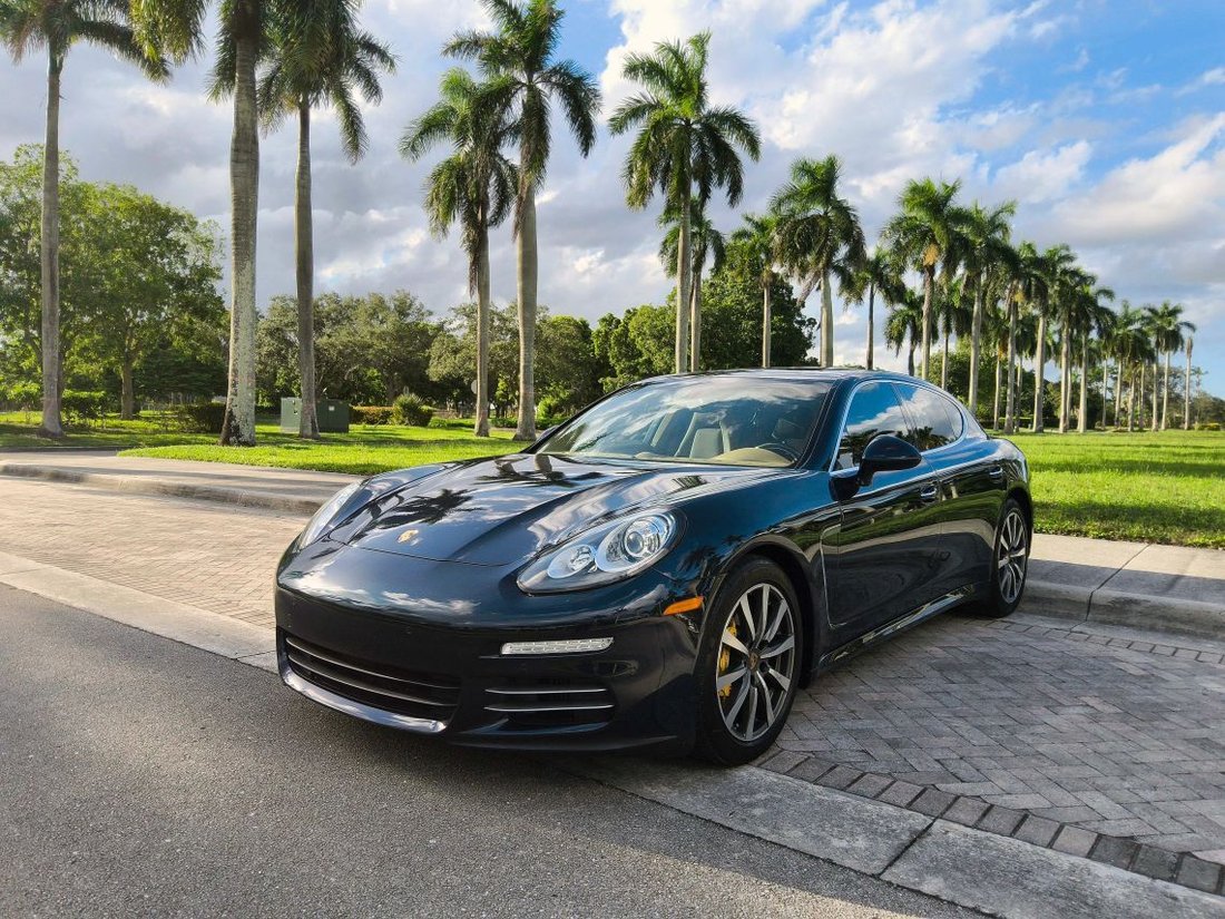 Sedan in Pompano Beach, FL, United States 3 - 18975197