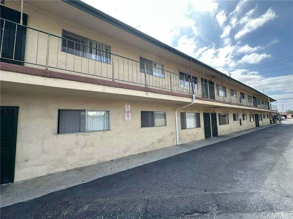 Bell, California, United States 4 - 18970604