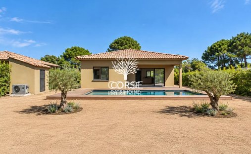 House in Lecci, Corsica, France 1