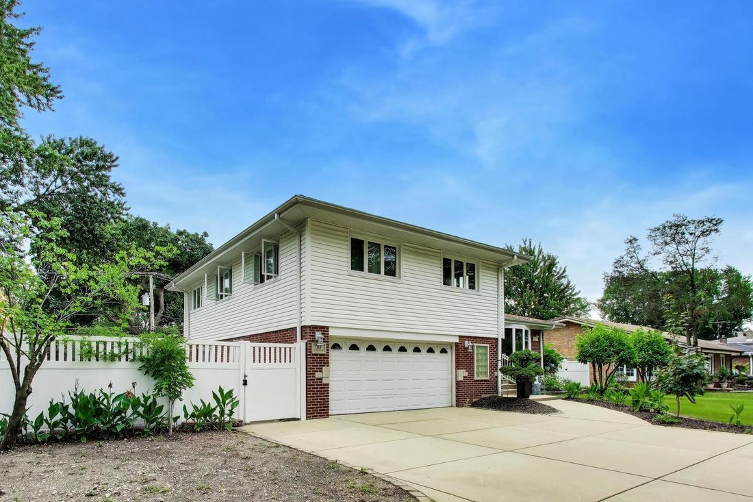 House in Mount Prospect, Illinois, United States 2 - 18975019