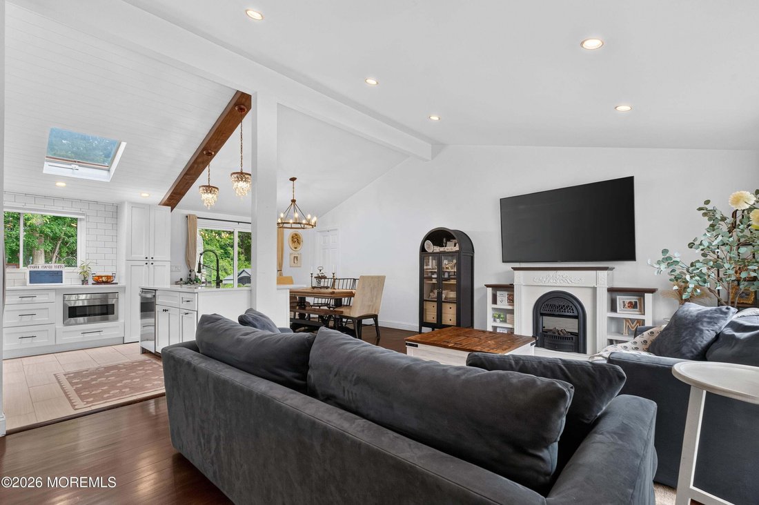 House in Hazlet, New Jersey, United States 5 - 18973721