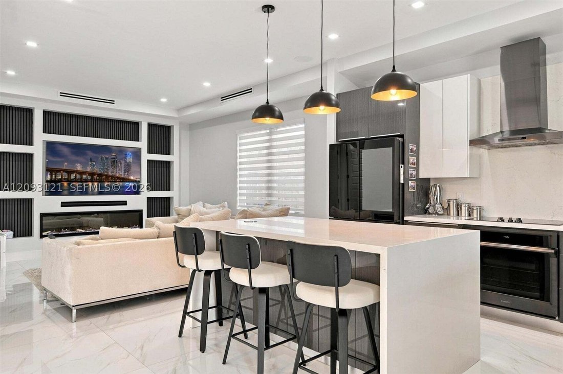 House in West Miami, Florida, United States 2 - 18965338